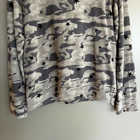 Monrow Camo Lace Up Pullover‎ Star Dusty Green Tea Sweatshirt Size Medium - Picture 15 of 16
